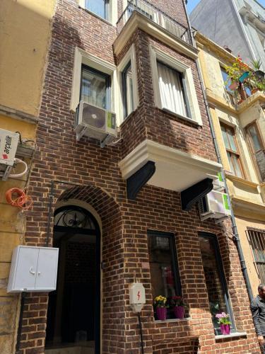 Galata Calm Tale Hotel - Tap to explore photos