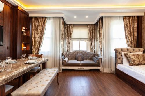 Rose Apartments Room Type - One-Bedroom Suite