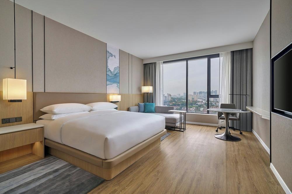 Courtyard by Marriott Kuala Lumpur South Room Type - Standard Room, 1 King Bed, City View