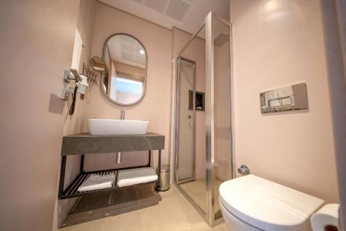 The Palm Bosphorus Hotel Room Type - Deluxe Room