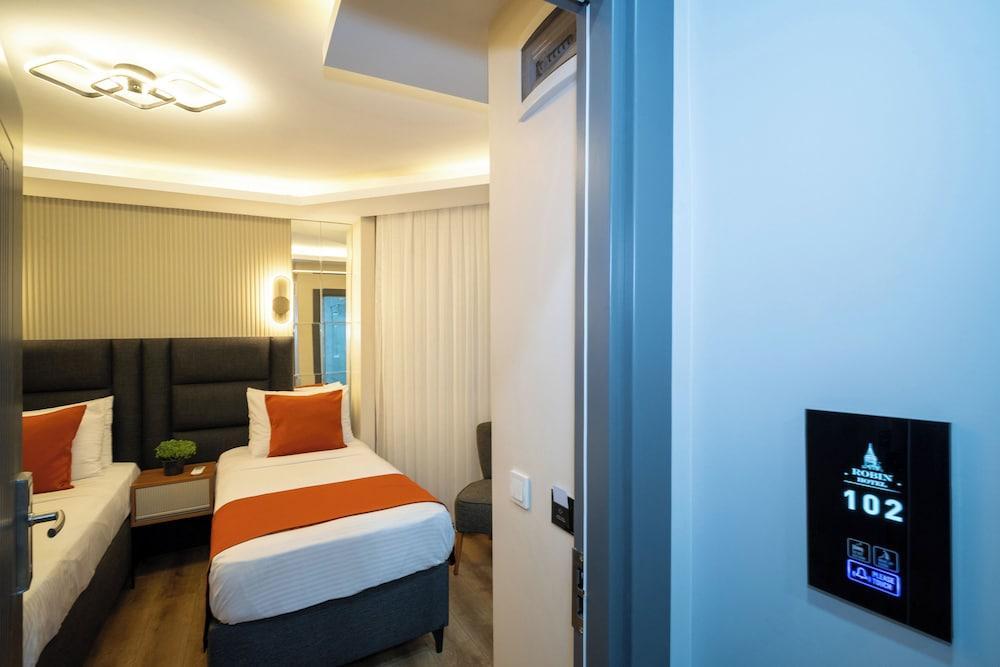 Robin Hotel Room Type - Deluxe Twin Room
