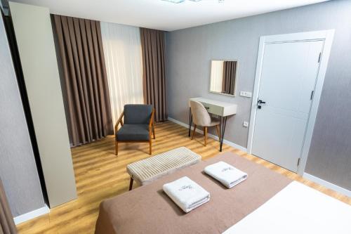 Luxury Life Suites Room Type - Deluxe Double Room