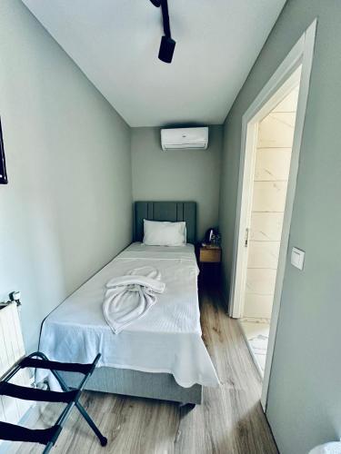 The Hera Gold Hotel Room Type - Standard Double or Twin Room