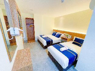 Astar Hotel Bukit Bintang Room Type - Deluxe Triple With Balcony
