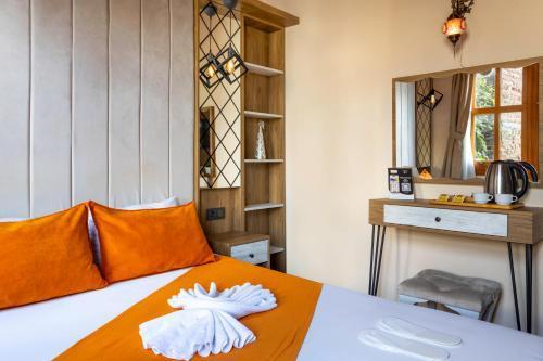 The Astra Hotel Room Type - Deluxe Double Room with Sea View
