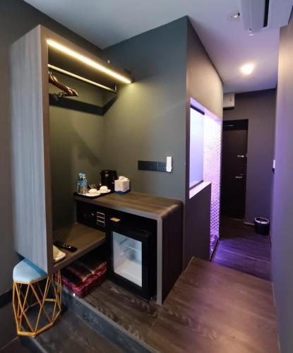 HOTEL JJH - newly opened near BUGIS - Tap to explore photos