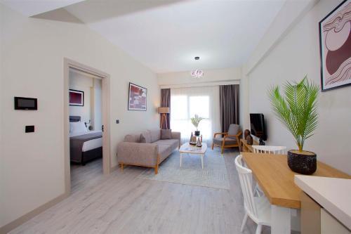 Best Western Plus Hotel & Residences Istanbul Room Type - King Apartment with Sofa Bed and Kitchenette - Non-Smoking