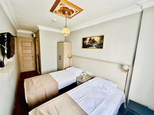 Crowned Exclusive Hotel Room Type - Twin Room