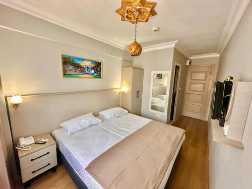 Crowned Exclusive Hotel Room Type - Double Room