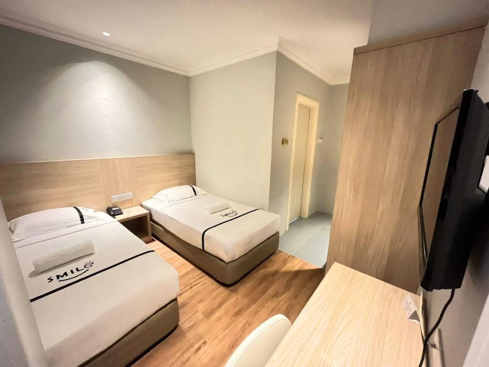 Sky Hotel Chow Kit PWTC Room Type - Twin Room