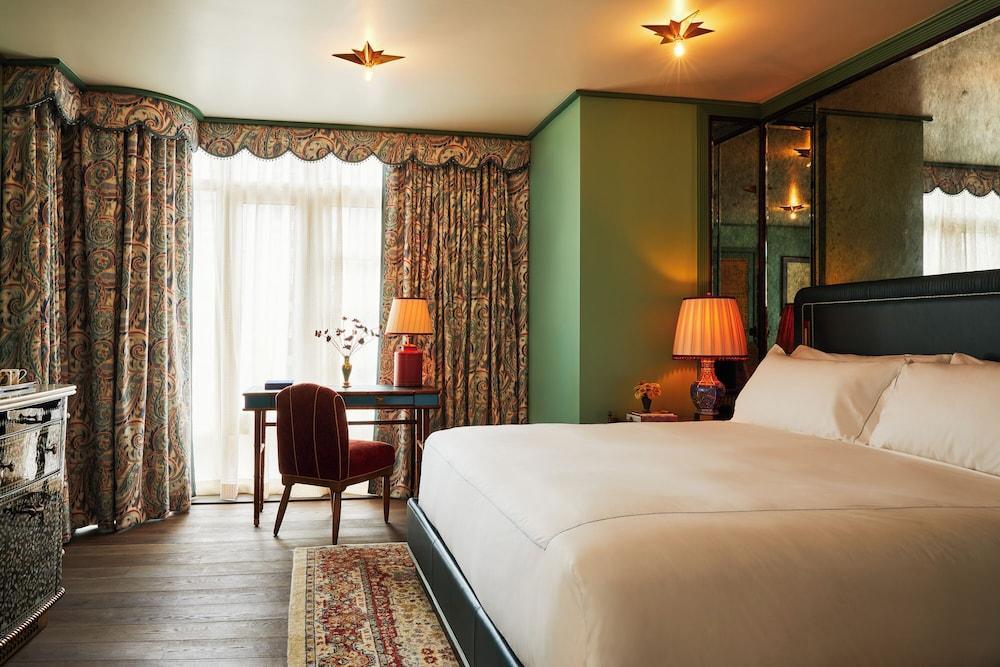 The Fifth Avenue Hotel Room Type - Corner King