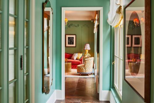 The Fifth Avenue Hotel Room Type - Fifth Avenue Suite Accessible 