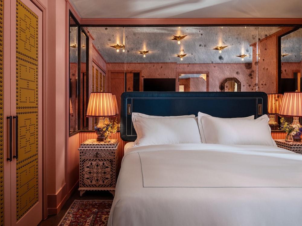 The Fifth Avenue Hotel Room Type - Suite (Topiary)