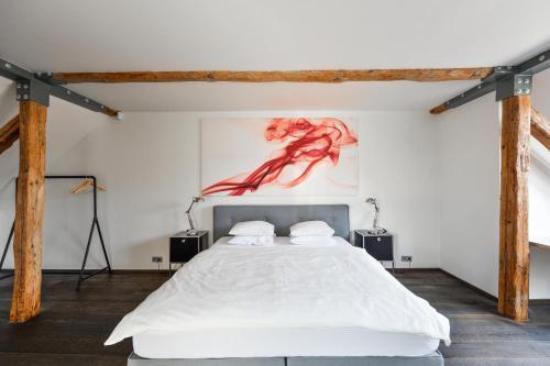 Designer Loft - Tap to explore photos