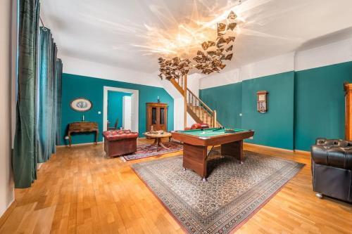 Charming Historic Duplex-Prague1 - Tap to explore photos