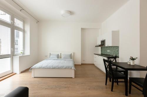 Cozy Studio in quiet courtyard near Charles Bridge