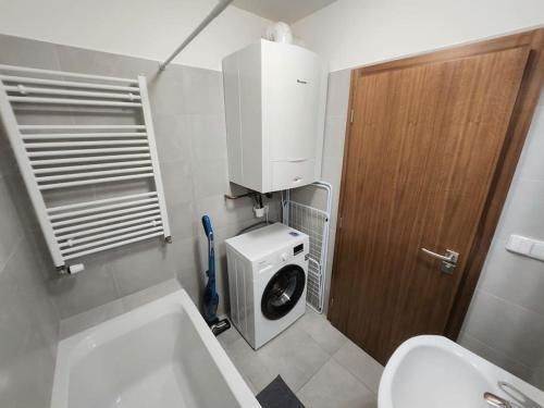 Modern Apartment 6min from the Prague Castle - Tap to explore photos