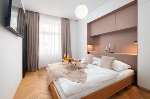 Prague Days - Modern Apartment with Workspace - Quiet Area