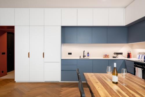 Prague Days - Modern Apartment with Workspace - Quiet Area - Tap to explore photos