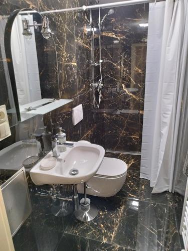 LUBERT APARTMÁNY s.r.o Room Type - Deluxe Double Room (2 Adults + 1 Child)