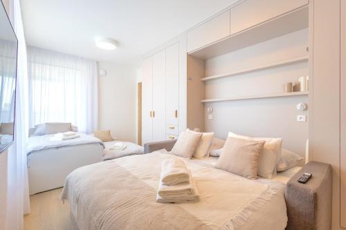 Bright 2BR - 5th floor, Balcony, Free Parking by Gravity Prague - Tap to explore photos