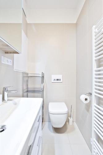 Melody - Tap to explore photos