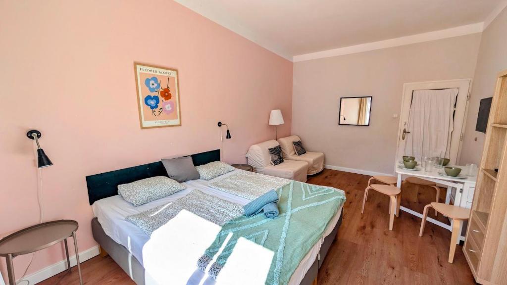 Flat in Zizkov -401- - Tap to explore photos