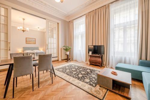 Palace Petrarca Room Type - One-Bedroom Apartment