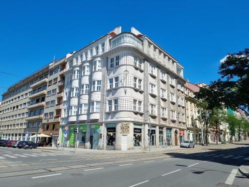 Oasis Apartments at Charles Square