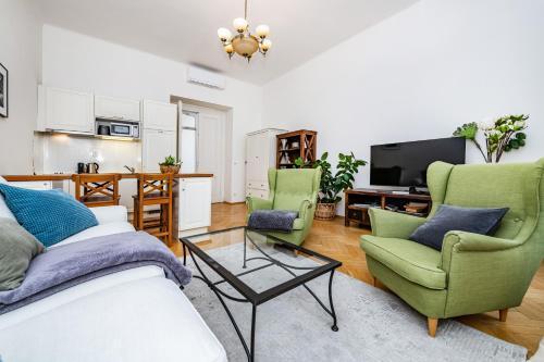 Quiet apartment in the Old Town - Tap to explore photos