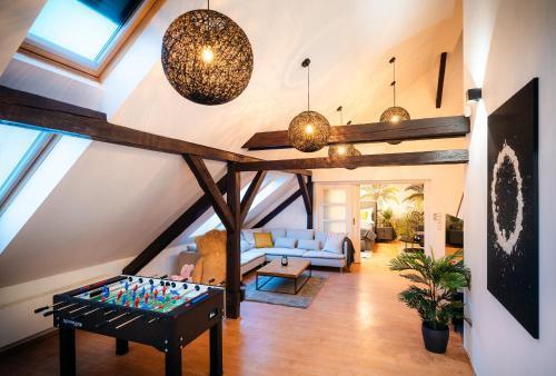 A/C LUX Rooftop APT 6BR+3.5Bath Wenceslas square - Tap to explore photos
