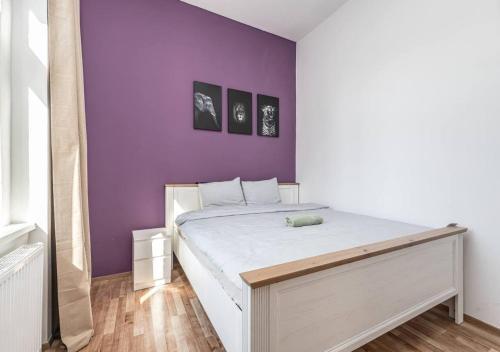 Crimson Charm Room Type - One-Bedroom Apartment