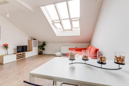 Central Cool Apt with terrace - Leg11 Room Type - One-Bedroom Apartment