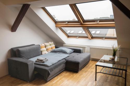 FREE PARKING- Cozy apartment in historical building center Prague - Tap to explore photos