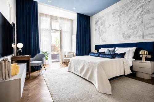 Elegant Paris Ave apartment with a Terrace Room Type - Two-Bedroom Apartment