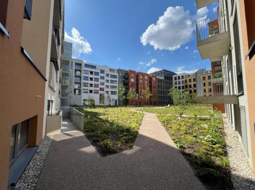 Central Riverside Apartment - Free Parking