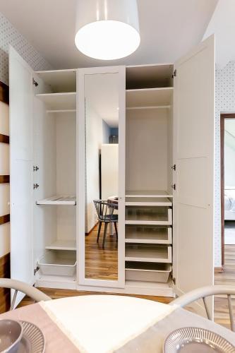ATTIC APARTMENT on WATERFRONT / VIEW / NETFLIX - Tap to explore photos