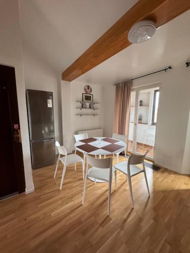 Arbes 20 - Family Suite - Tap to explore photos