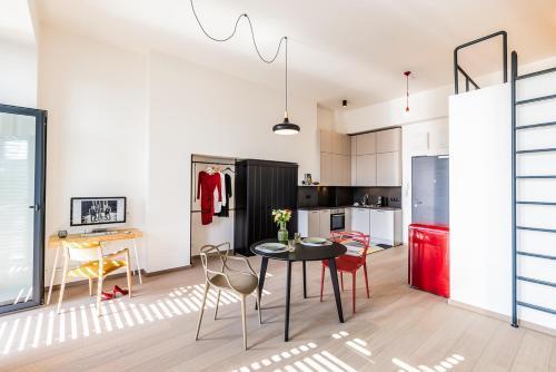 New Studio Loft near the city centre - Tap to explore photos