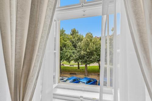 Green Park View apartment - Tap to explore photos