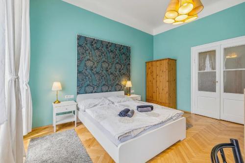 Green Park View apartment - Tap to explore photos