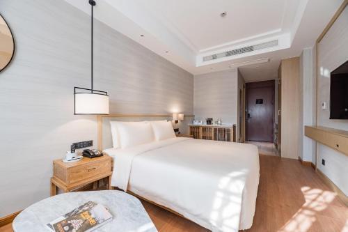 Atour S Hotel SHanghai Baoshan Gucun Park - Tap to explore photos