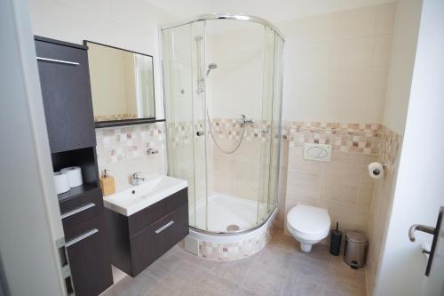Elegant & Stylish Center Apartments! Room Type - Double Room