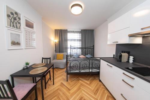 Nekazanka studio apartment - Tap to explore photos