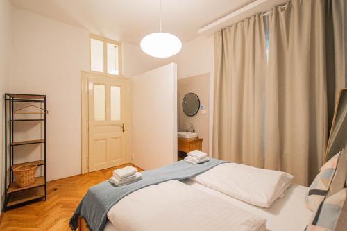 3BDR main square spacious designed apartment