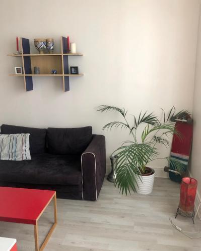 cute and quiet apartment in Montmartre - Tap to explore photos