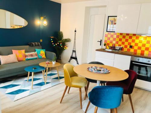 Relais Cocorico Fondary Apartment Eiffel Tower District - Tap to explore photos
