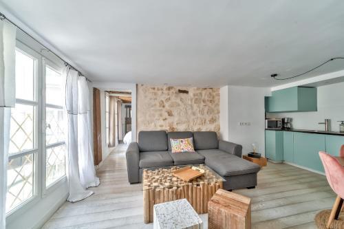 GuestReady - Elegant 2BR Ap in Saint-Martin - Tap to explore photos