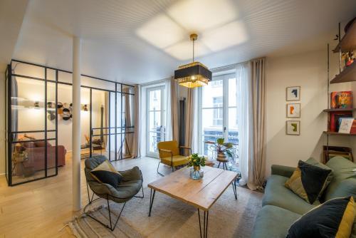 Magnifique appartement central 3 chambres / 3 BDR - Tap to explore photos