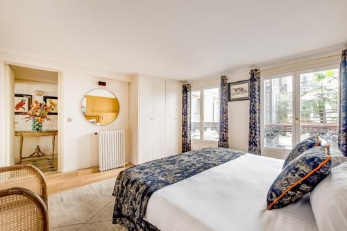 Pick A Flat's Apartment in Opéra/Grands-Boulevards - Rue de Provence - Tap to explore photos
